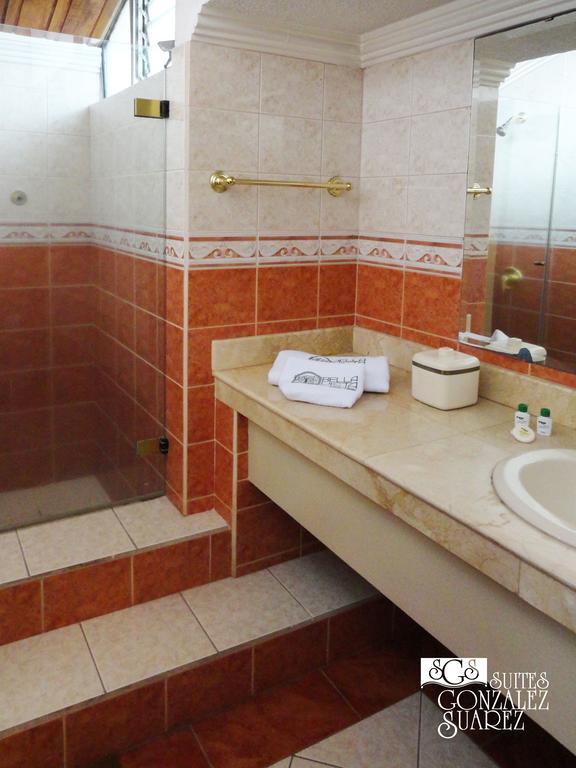 Hotel Suites Gonzalez Suarez Кіто Екстер'єр фото