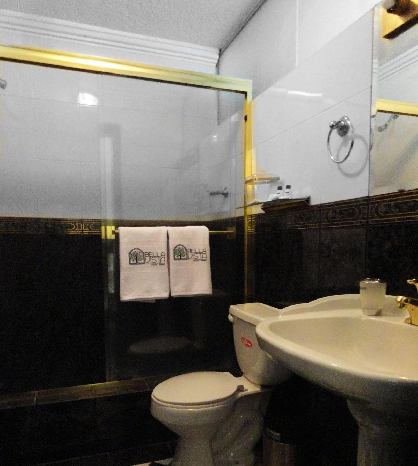 Hotel Suites Gonzalez Suarez Кіто Екстер'єр фото