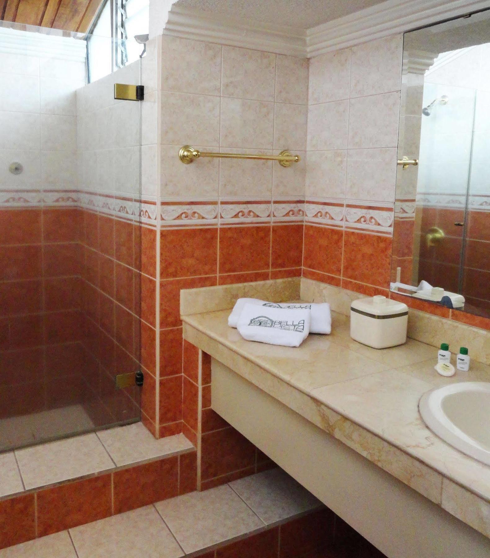 Hotel Suites Gonzalez Suarez Кіто Екстер'єр фото