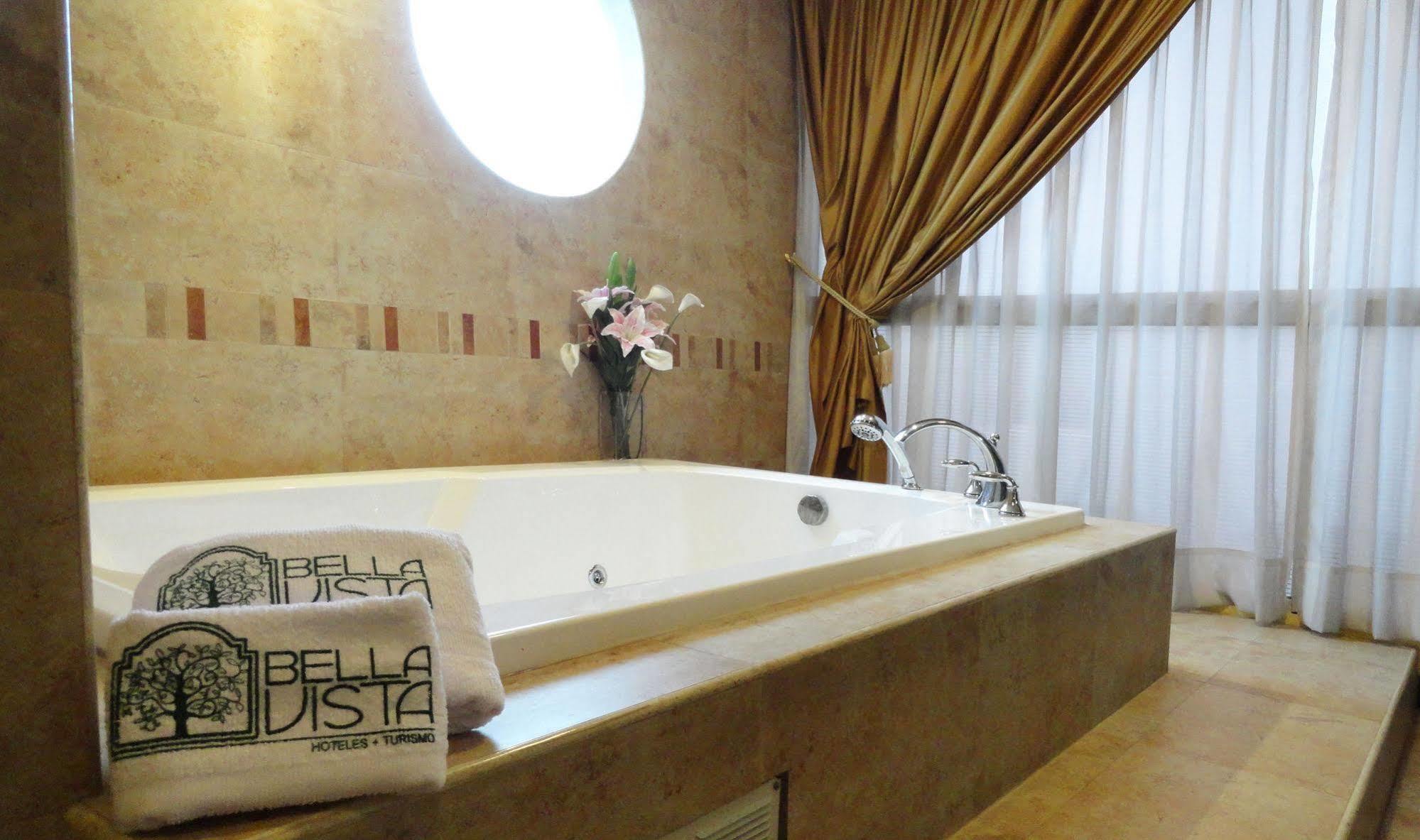 Hotel Suites Gonzalez Suarez Кіто Екстер'єр фото