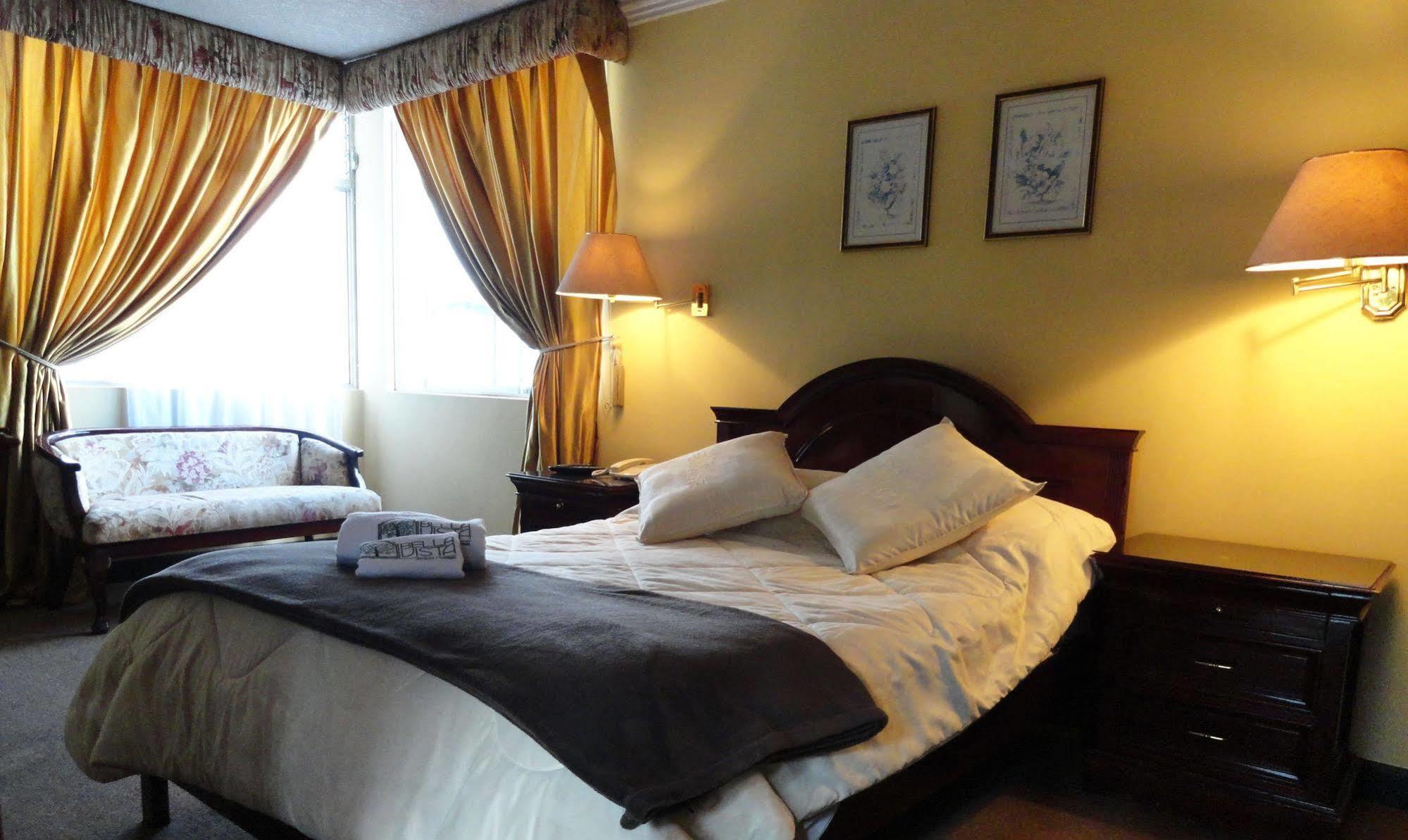 Hotel Suites Gonzalez Suarez Кіто Екстер'єр фото